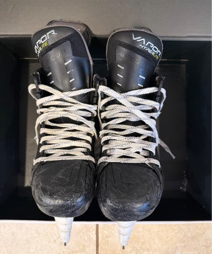 Bauer Vapor Hyperlite Pro Stock Hockey Skates Size 6 Fit 1 – Pulse TI  Blades (used 1/2 a season)