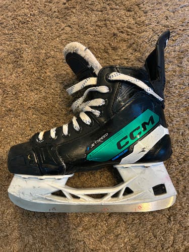 CCM JetSpeed FT680 Hockey Skates Regular Width Size 3.5 (Used)