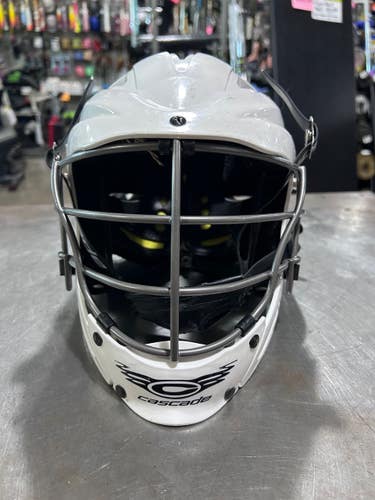 Used Cascade CS-R YOUTH Lacrosse Helmet White One Size 11605-S000228322