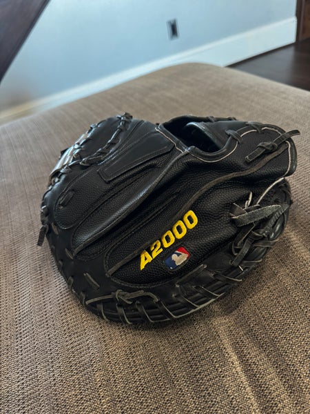 Wilson A2000 M1 RH Baseball Glove 33.5" A2403 (Used)