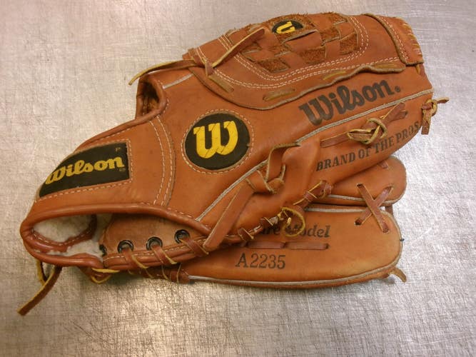 Used Wilson SIGNATURE MODEL A2235 BB/SB Glove RH Throw Brown 12" 11339-S000207635