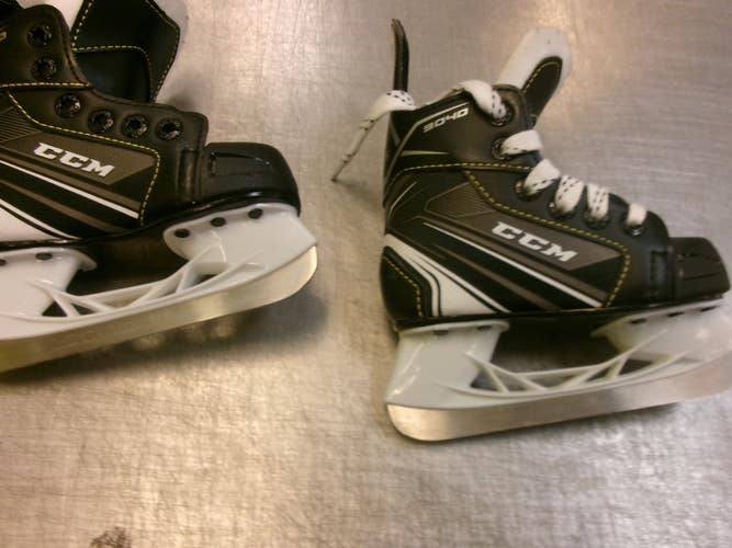 Used CCM 9040 Youth Hockey Skate Youth 06.0 11339-S000207566