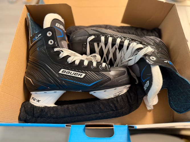 Blue 2021 Bauer X-LP Hockey Skates Regular Width 8 (New)