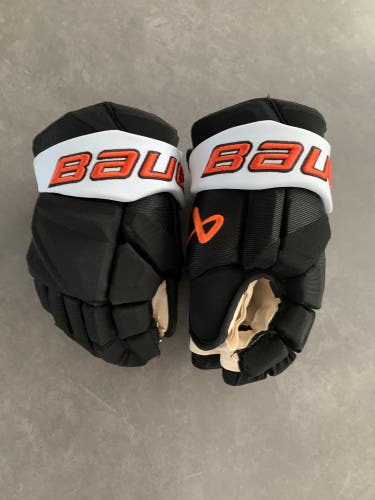 Philadelphia Flyers Bauer Hyperlite Pro Stock Hockey Gloves 13” (Used)