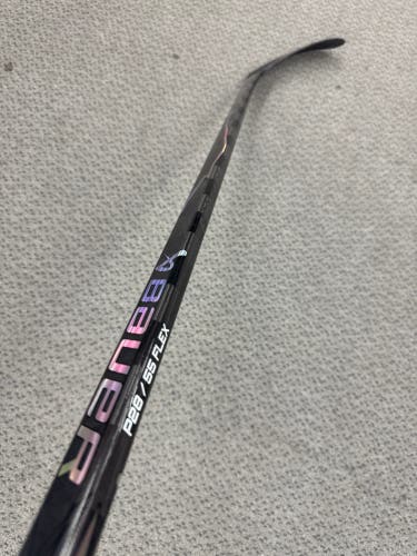 Intermediate Bauer Vapor Flylite Left Hand Hockey Stick P28 55 Flex (New)