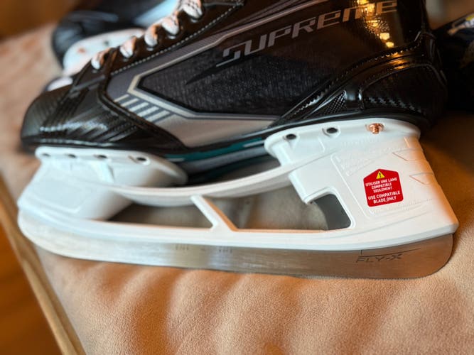 2026 Bauer Supreme F40 Hockey Skates 10.5 (Used)