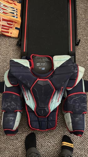 Large 2023 Bauer Vapor Hyperlite 2 Goalie Chest Protector Pro Stock (Used)