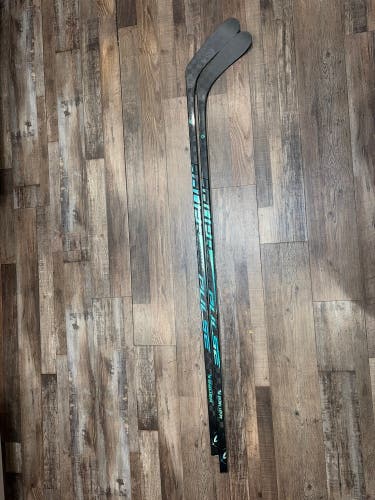 Senior Bauer Pulse Right Handed Hockey Stick P28 77 Flex (Used)