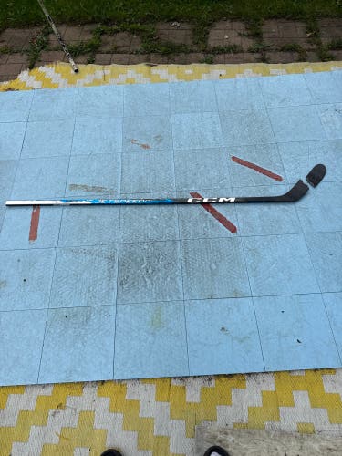 BROKEN Senior CCM JetSpeed FT9 Pro Left Hand Hockey Stick P28 65 Flex Pro Stock (Used)