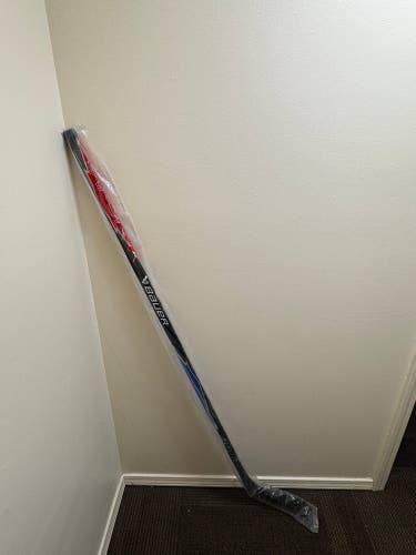 Senior Bauer Vapor Flylite Left Hand Hockey Stick P28 82 Flex (New)