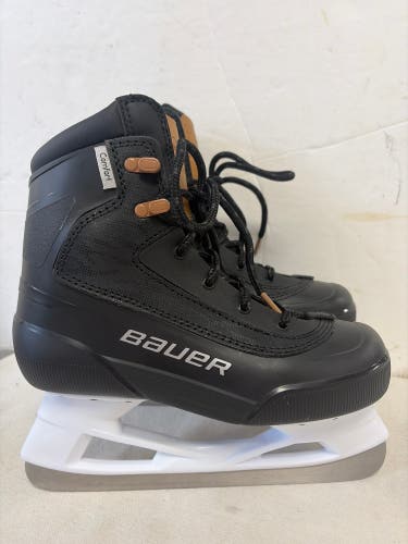 Black Bauer Hockey Skates Regular Width Size 4 (Used)