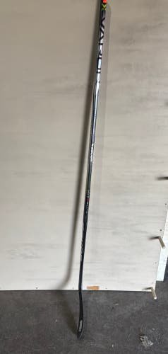 Senior Bauer Vapor Hyperlite 2 Left Hand Hockey Stick P28 77 Flex (New)