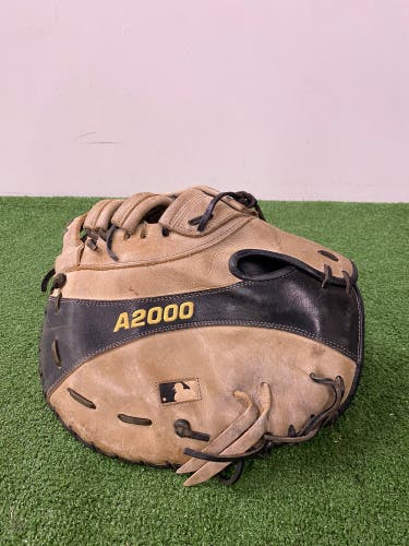 Wilson A2000 RH First Base Baseball Glove 12" (Broken Laces)