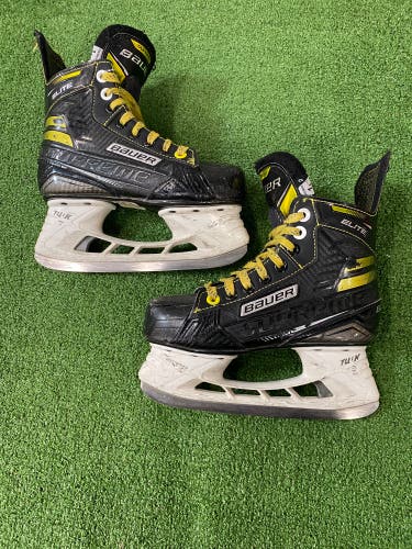 Junior Bauer Supreme Elite Hockey Skates Regular Width Size 1.5 (Used)
