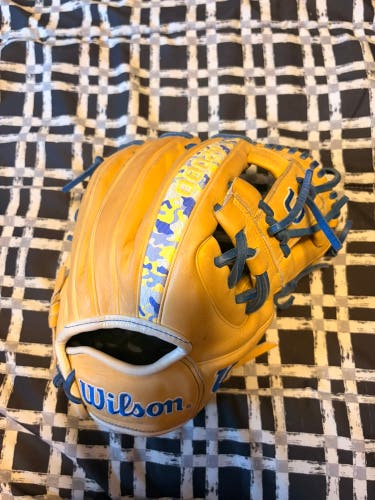 Bobby Witt Jr 2025 Wilson A2000 RH Infield Baseball Glove 11.75" (Used)