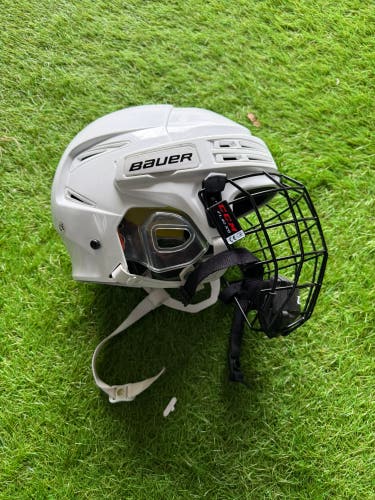 Medium Bauer Re-Akt 75 Helmet (Used)