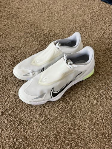 Men's Size M 14.0 (W 15.0) Nike Trout (New)