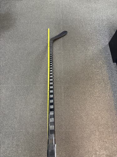 Senior All Black Scary Lite Right Handed Hockey Stick P92 85 Flex (New)