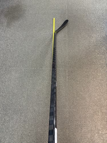 Senior Right Handed Hockey Stick P86 75 Flex (New)