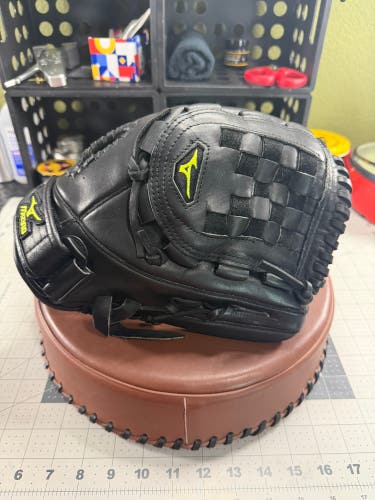 Mizuno MVP Prime RH Softball Glove 12" (Used)