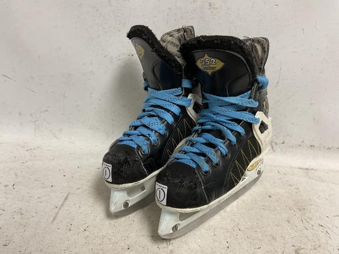 Used CCM TACKS 352 Junior Hockey Skate Junior 01 11855-S000210000