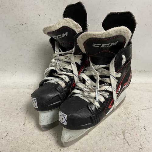 Used CCM JETSPEED FT340 Junior Hockey Skate Black And Red Junior 01 11855-S000209987