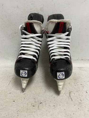 Used Bauer VAPOR X60 Junior Hockey Skate Grey And Red Junior 01.5 11855-S000210155