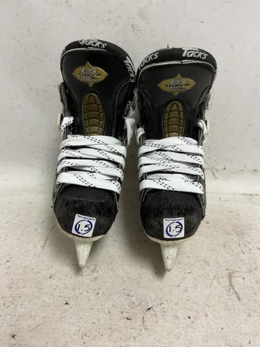 Used CCM SUPER TACKS 652P Junior Hockey Skate Black Junior 01.5 11855-S000210156