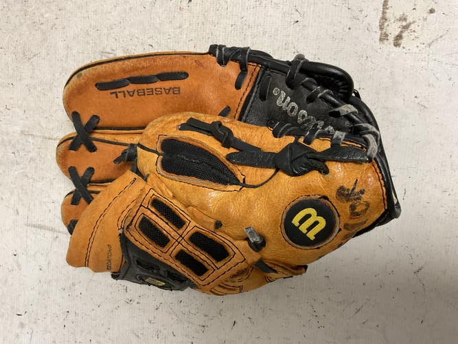 Used Wilson A0425 Z105 BB/SB Glove RH Throw Black And Tan 10 1/2" 11855-S000211246