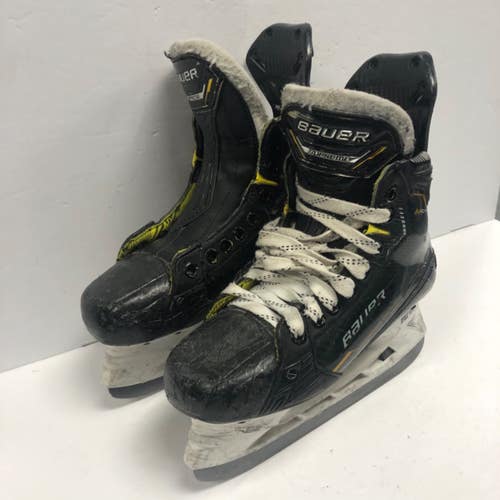 Used Bauer SUPREME M5 PRO Junior Hockey Skate Junior 03 11855-S000209811
