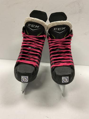 Used CCM RIBCOR 74K Intermediate Hockey Skate Intermediate 5.0 11855-S000210876