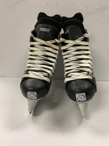 Used CCM INTRUDER Junior Hockey Skate Junior 04 11855-S000210862