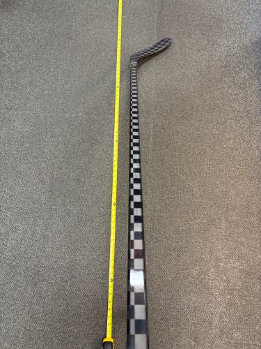 Senior All Black Right Handed Hockey Stick P88 75 Flex (New)