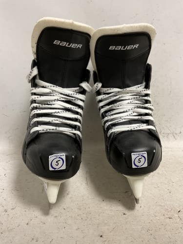 Used Bauer SUPREME 140 Intermediate Hockey Skate Intermediate 5.0 11855-S000210396