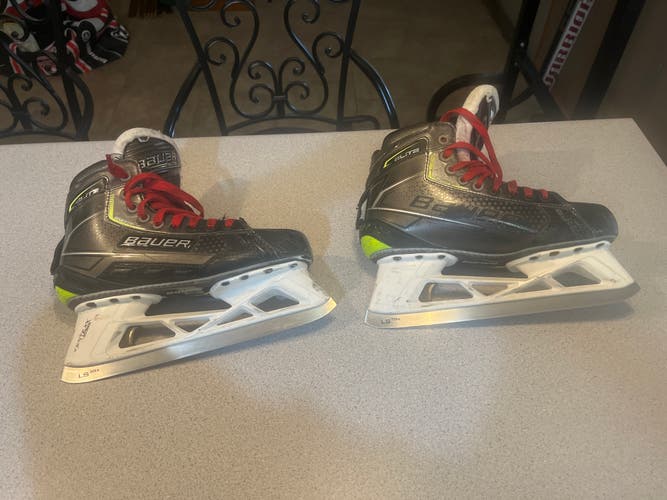 Bauer Elite Hockey Goalie Skates Regular Width 7.5 (Used)with extra set of steel