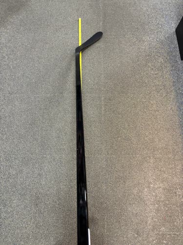 Senior All Black Extra Lite Right Handed Hockey Stick P92 75 Flex (New)
