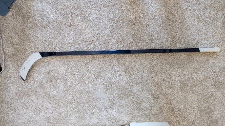 Senior Blackout Extra Lite Right Handed Hockey Stick P28 70 Flex (Used) Color is BLUE