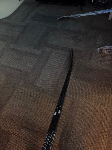 Senior Bauer Nexus Tracer Right Handed Hockey Stick P92 87 Flex Pro Stock (Used)