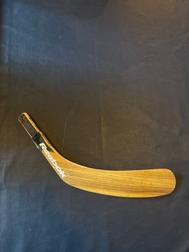 NEW Reebok Pro Stock “WAGON” Hockey Blade RH – Custom Curve