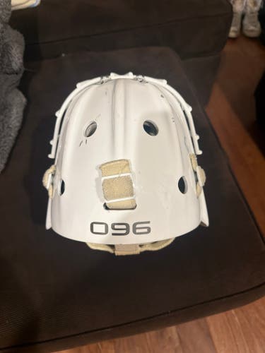 Senior Medium 2025 Bauer 960 Goalie Mask (Used)