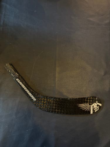 Warrior AK27 M01 Savard-4 RH Composite Hockey Blade – Near New