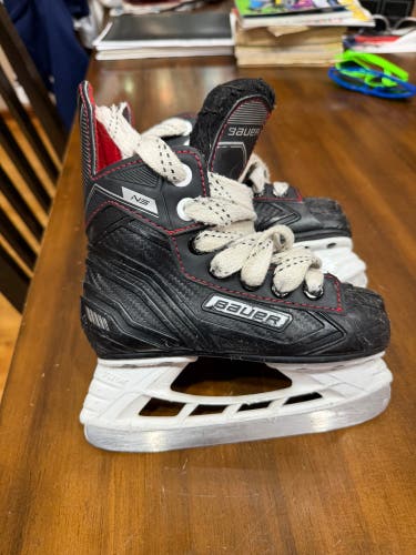 Black 2018 Bauer NS Hockey Skates Regular Width 11 (Used)
