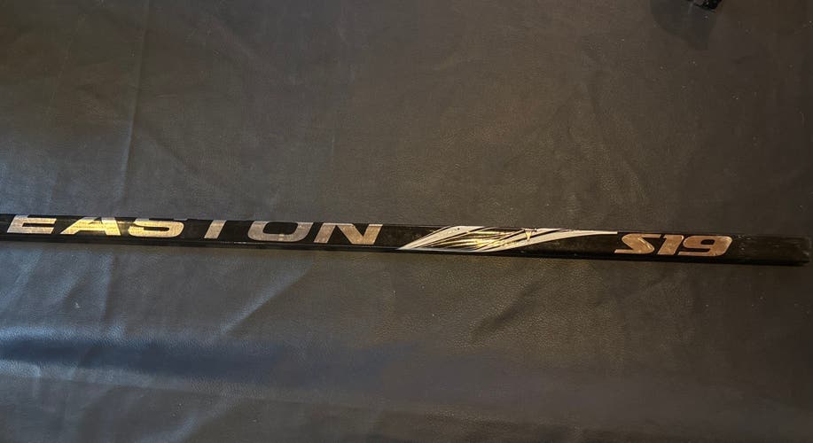 Easton S19 Hockey Shaft 110 Flex Non-Grip 51” Uncut – Excellent