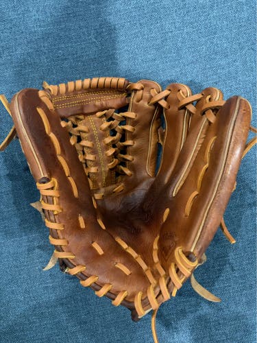 Mizuno Classic Pro Soft RH Baseball Glove 12.75"