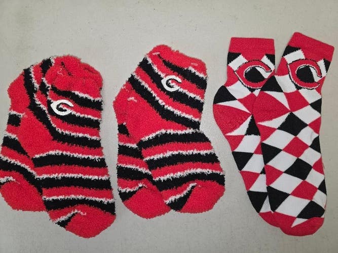 ST4 Mens MLB CINCINNATI REDS Crew Lot of 3 Pair Socks MEDIUM NEW