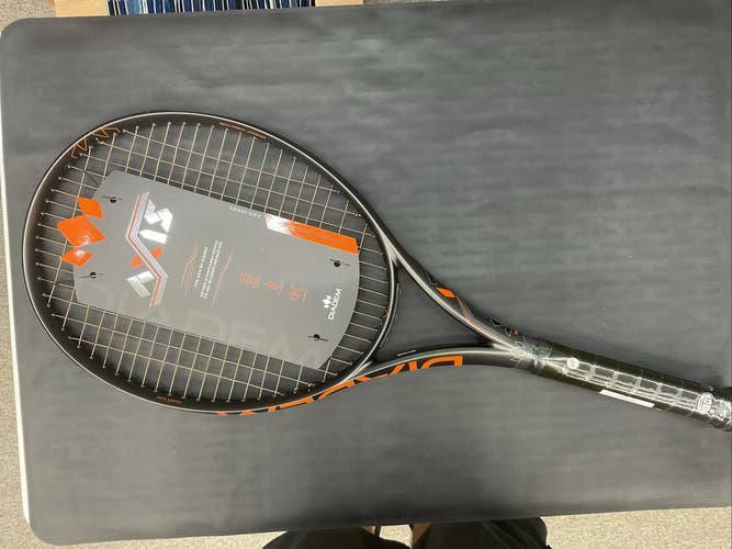 Diadem Axis 100 Grip Size 4 1/4  Used Once