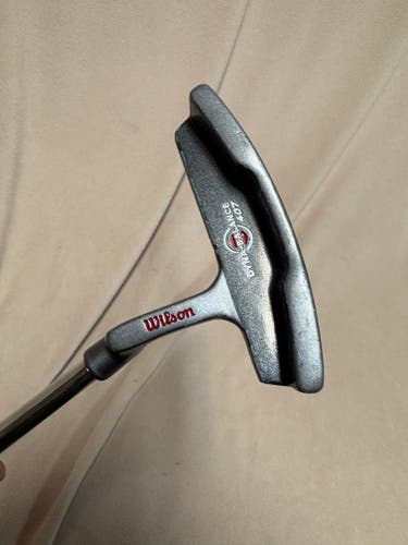 Unisex Wilson Dynabalanced 407 Right Handed Putter 33.5" (Used)