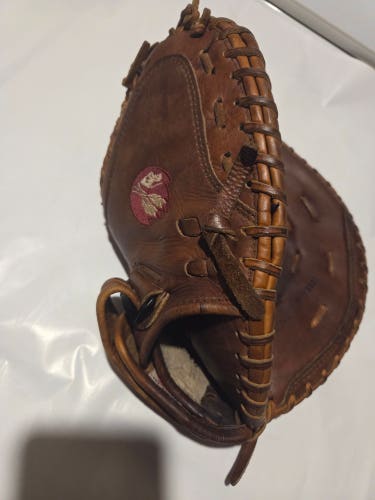 Nokona Walnut W V 3250 Catcher's Softball Glove 33" (Used)