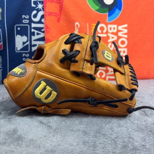 Wilson A2000 DP15 RHT Baseball Glove 11.5" (Used)