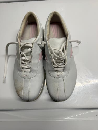 Women's Size M 6.0 (W 7.0) Nike Golf Shoes (Used)